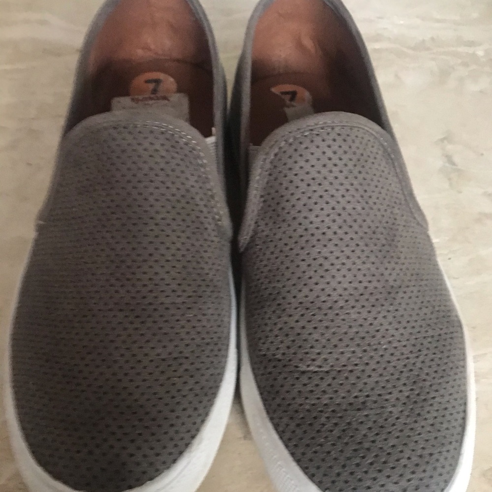 Steve Madden Womens skate shoes